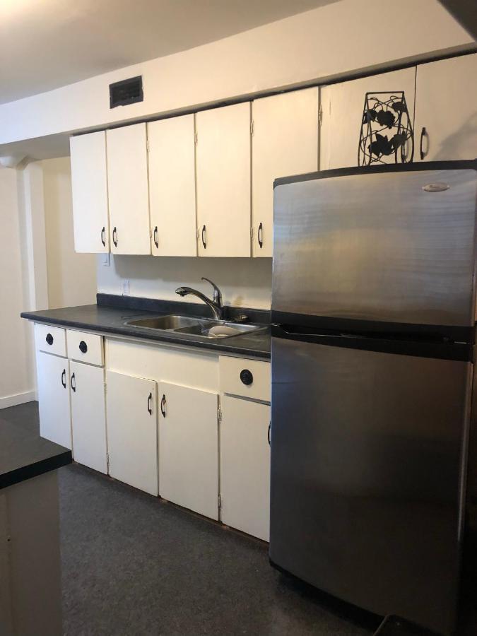 Quiet-Comfy 3 Bedroom Home On A Tree Lined Street In Kits แวนคูเวอร์ ภายนอก รูปภาพ