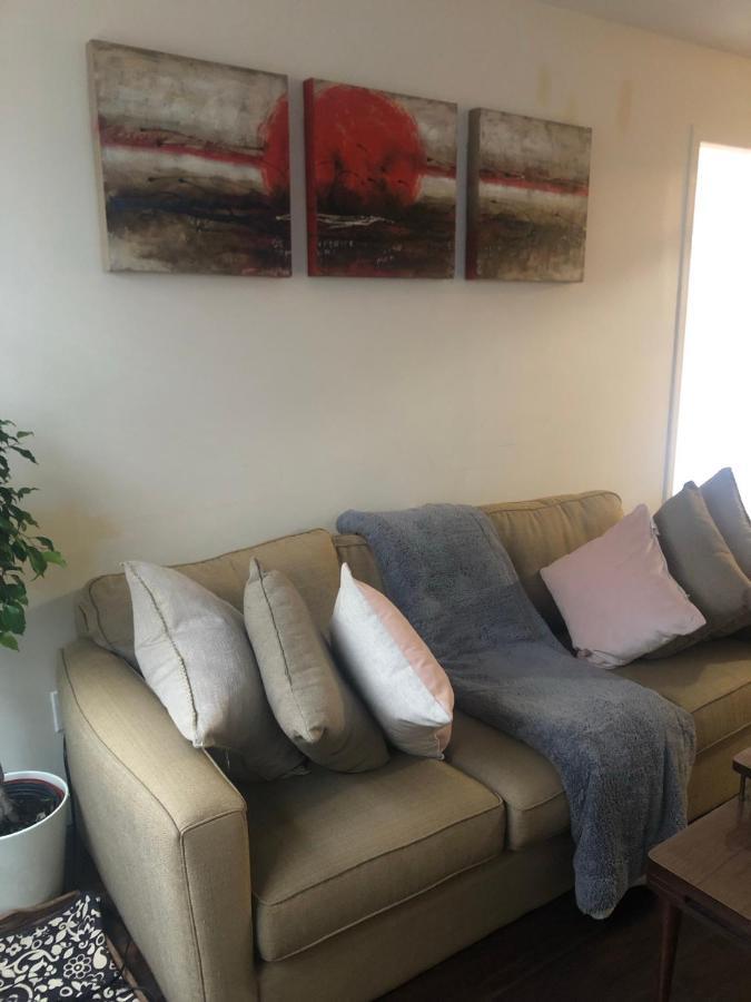 Quiet-Comfy 3 Bedroom Home On A Tree Lined Street In Kits แวนคูเวอร์ ภายนอก รูปภาพ