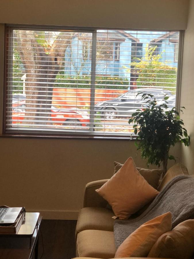 Quiet-Comfy 3 Bedroom Home On A Tree Lined Street In Kits แวนคูเวอร์ ภายนอก รูปภาพ