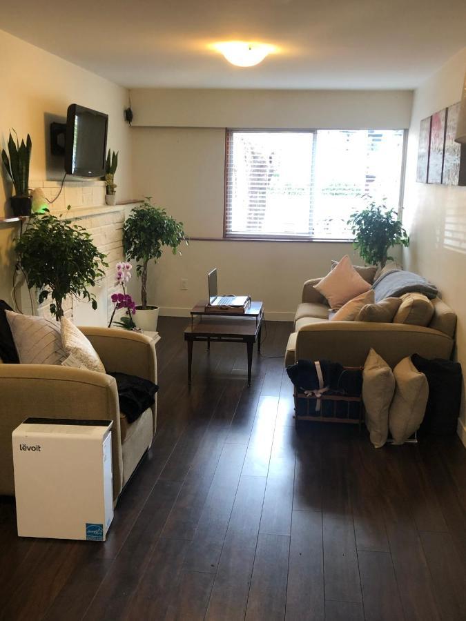 Quiet-Comfy 3 Bedroom Home On A Tree Lined Street In Kits แวนคูเวอร์ ภายนอก รูปภาพ